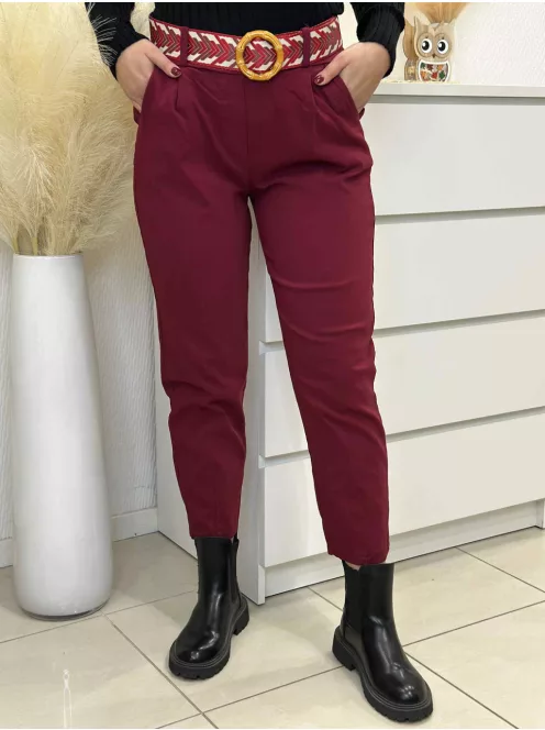 Extra rugalmas anyagú, magas, gumis derekú, kényelmes, csinos, zsebes nadrág övvel. (S-XL méretre ajánljuk.)