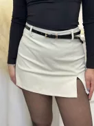 Csinos skort övvel