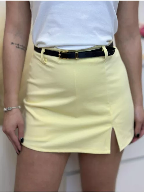 Csinos skort övvel