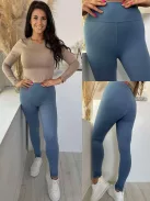 Pihe-puha, extra rugalmas, magas, gumis derekú, bambusz nadrág. A Modell S/M méretet visel. (S/m és L/XL méretekben.)