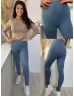  Pihe-puha, extra rugalmas, magas, gumis derekú, bambusz nadrág. A Modell S/M méretet visel. (S/m és L/XL méretekben.)