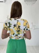 Rugalmas, bordás anyagú, oldalán összehúzható, kerek nyakú, mintás felső. (S-L méretre ajánljuk.)