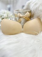 Öntapadós, középen kapcsos, szatén hatású, belül szilikonos, többször használatos melltartó.
