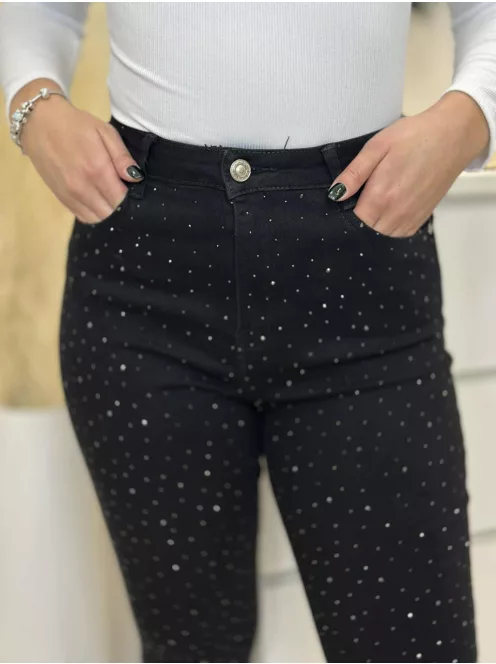 Kövekkel díszített mom fit farmer