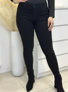 Kövekkel díszített, skinny farmer