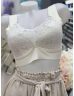   Lézervágott, mikroszálas, rugalmas anyagú, szivacsbetétes, csipkés bralette melltartó. Merevítő nélkül. M és L méretekben.