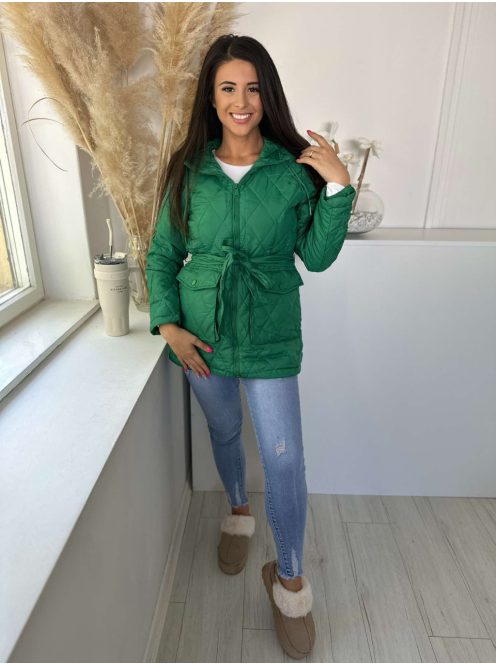 Bélelt, zsebes, kapucnis, megkötős, nem rugalmas, steppelt, vékony, átmeneti kabát. A Modell S méretet visel. (S-2XL méretekben.)