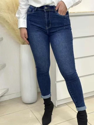 Magas derekú, skinny farmer