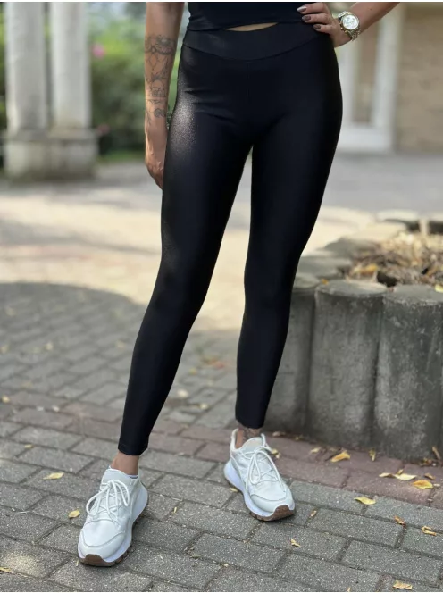 Extra rugalmas, fényes anyagú, magas, gumis derekú, kényelmes, csinos leggings. (S-L méretre ajánljuk.)