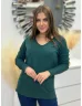   Rugalmas, puha anyagú, elöl rövid, hátul hosszú, vékony, kötött felső. A Modell L/XL méretet visel.